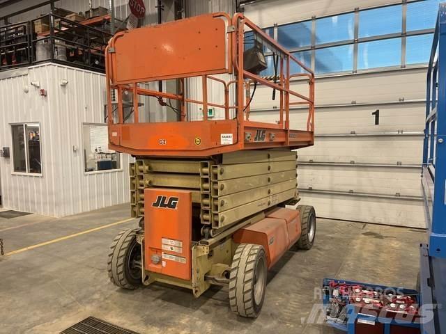 JLG 4069LE رافعات مقصية الشكل
