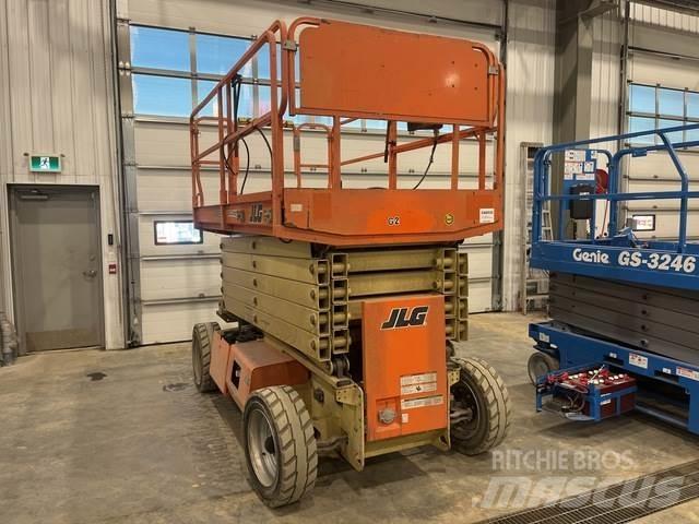 JLG 4069LE رافعات مقصية الشكل