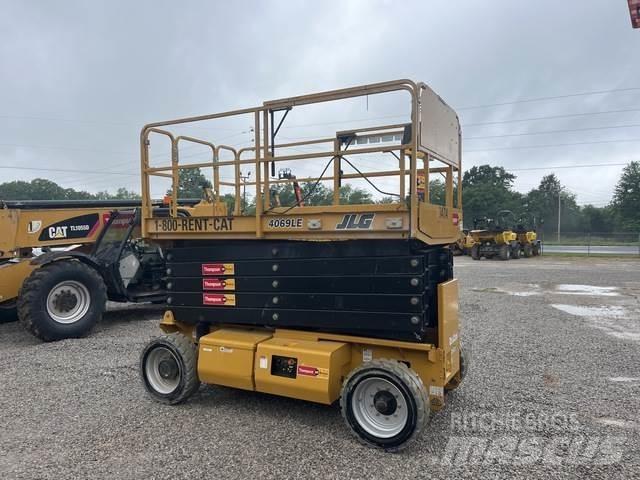 JLG 4069LE رافعات مقصية الشكل