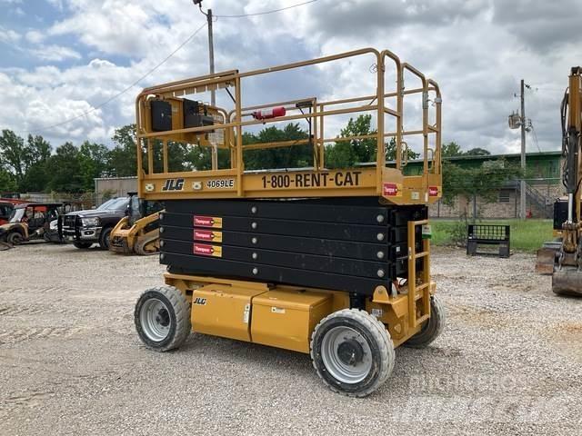 JLG 4069LE رافعات مقصية الشكل