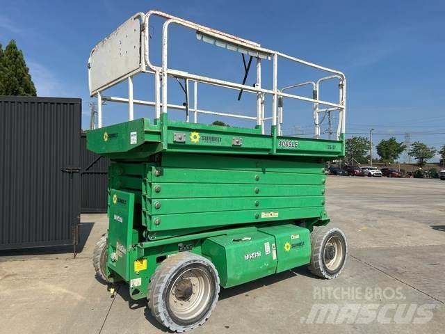 JLG 4069LE رافعات مقصية الشكل