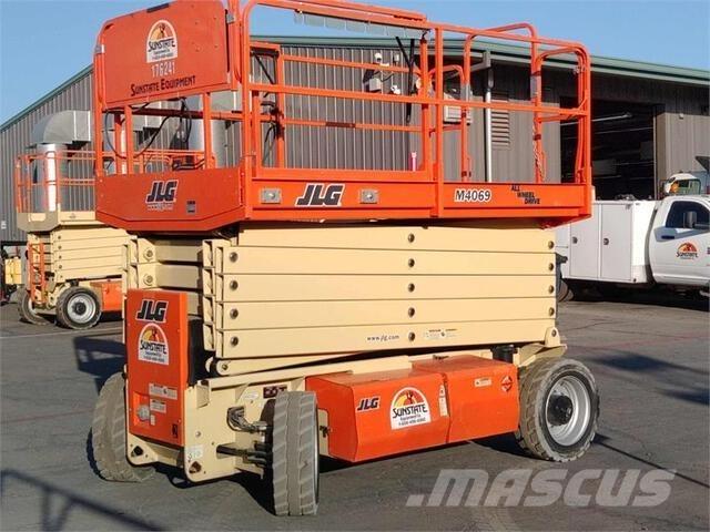 JLG 4069LE رافعات مقصية الشكل
