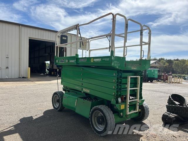 JLG 4069LE رافعات مقصية الشكل
