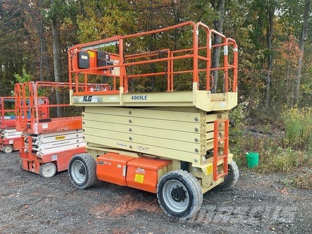 JLG 4069LE رافعات مقصية الشكل