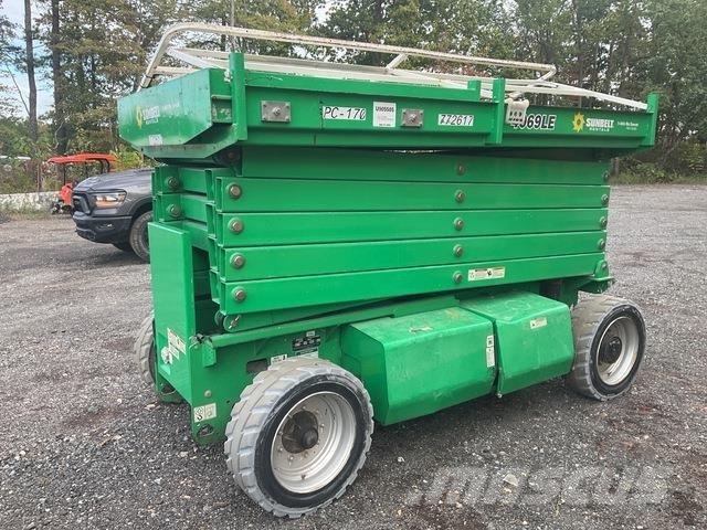JLG 4069LE رافعات مقصية الشكل