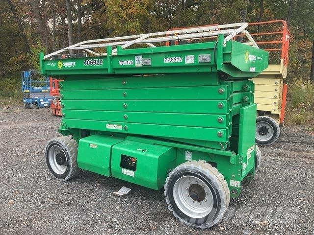 JLG 4069LE رافعات مقصية الشكل