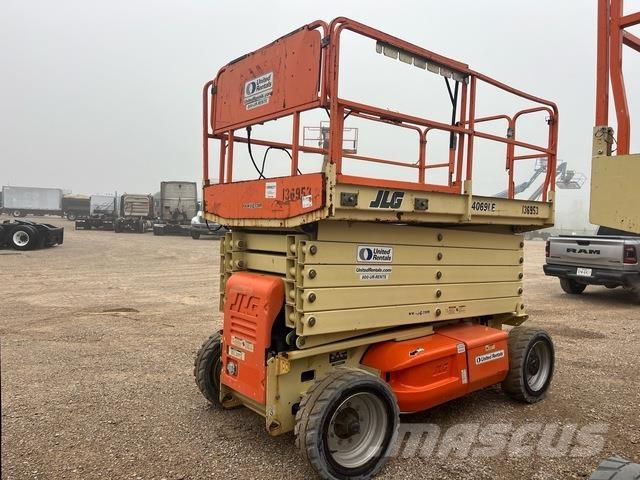 JLG 4069LE رافعات مقصية الشكل