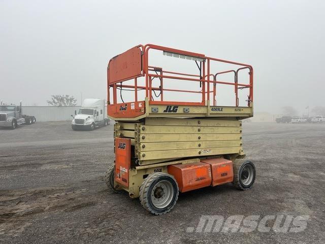 JLG 4069LE رافعات مقصية الشكل