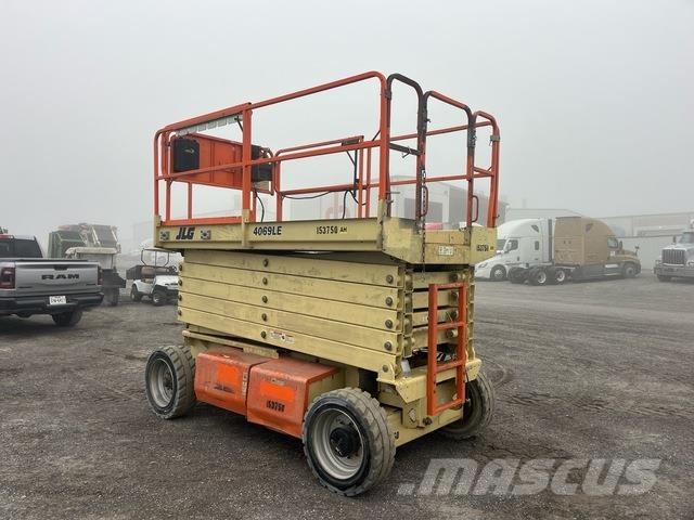 JLG 4069LE رافعات مقصية الشكل