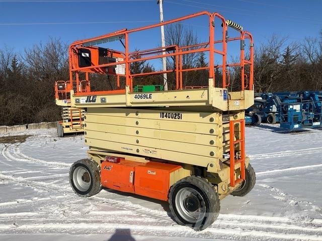JLG 4069LE رافعات مقصية الشكل