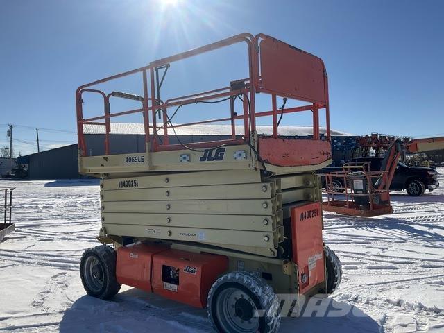 JLG 4069LE رافعات مقصية الشكل