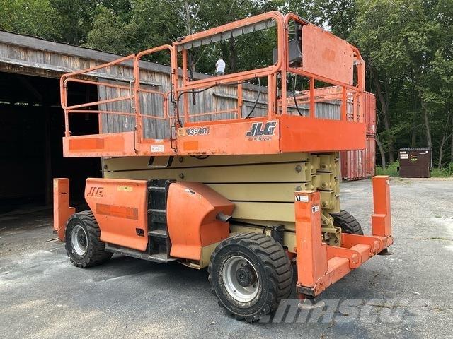JLG 4394 RT رافعات مقصية الشكل