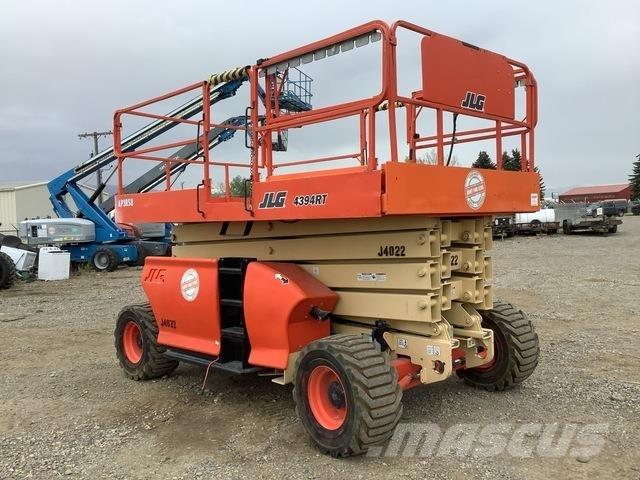 JLG 4394 RT رافعات مقصية الشكل