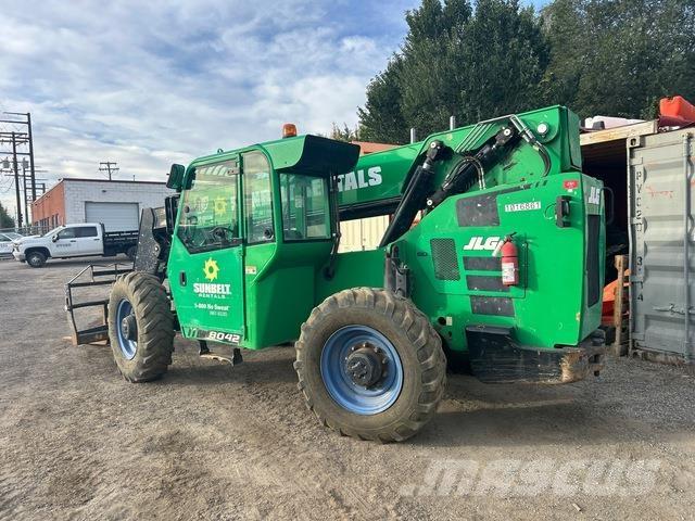 JLG 8042 مناولات متداخلة