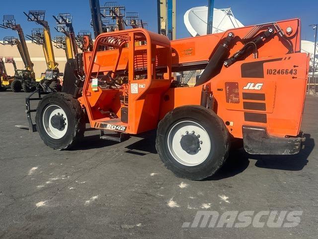 JLG 8042 مناولات متداخلة