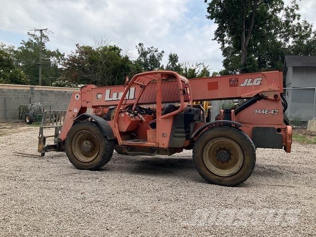 JLG 944E-42 مناولات متداخلة