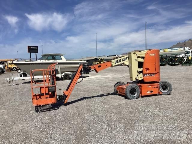 JLG E300AJP رافعات سلة مفصلية