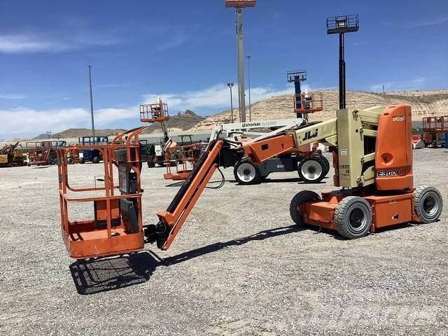 JLG E300AJP رافعات سلة مفصلية