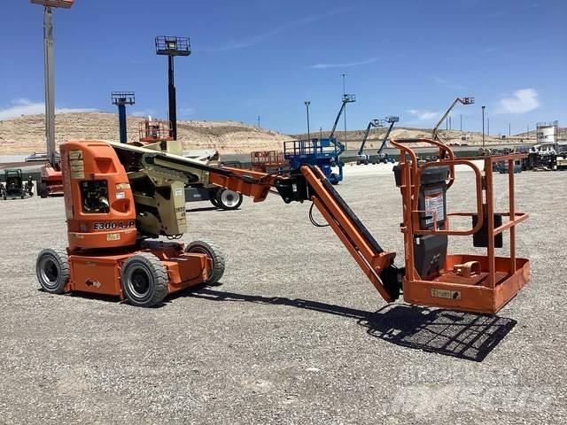JLG E300AJP رافعات سلة مفصلية