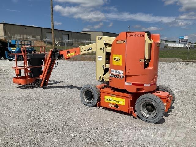 JLG E300AJP رافعات سلة مفصلية
