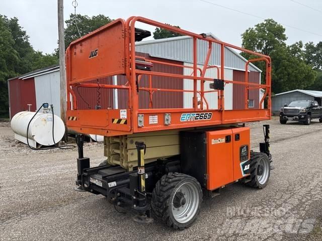 JLG ERT2669 رافعات مقصية الشكل