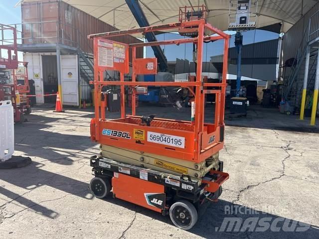 JLG ES1330L رافعات مقصية الشكل