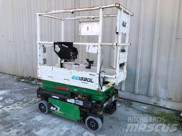 JLG ES1330L رافعات مقصية الشكل