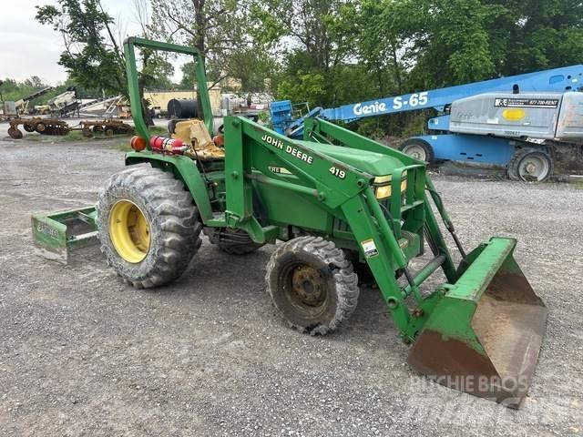 John Deere  جرارات مدمجة