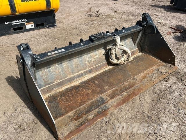 John Deere  دلاء