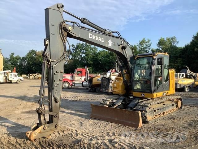 John Deere 135 حفارات زحافة