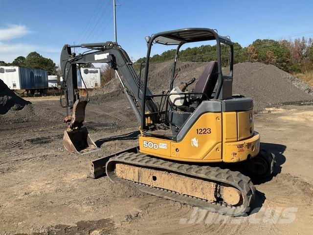 John Deere 50D حفارات زحافة