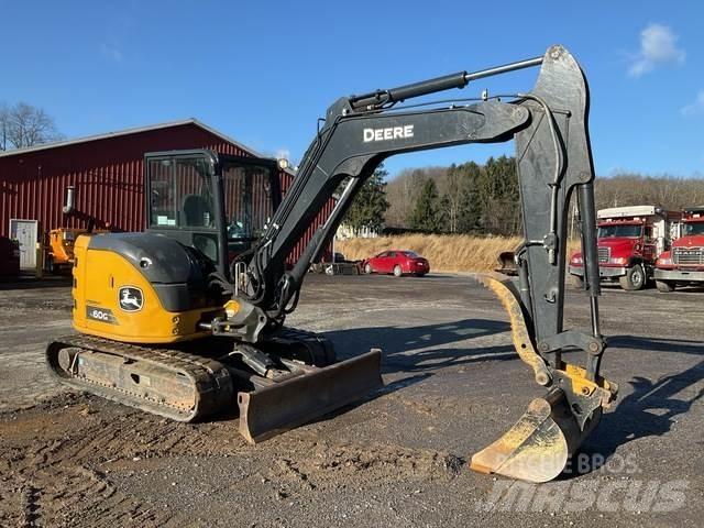John Deere 60G حفارات زحافة