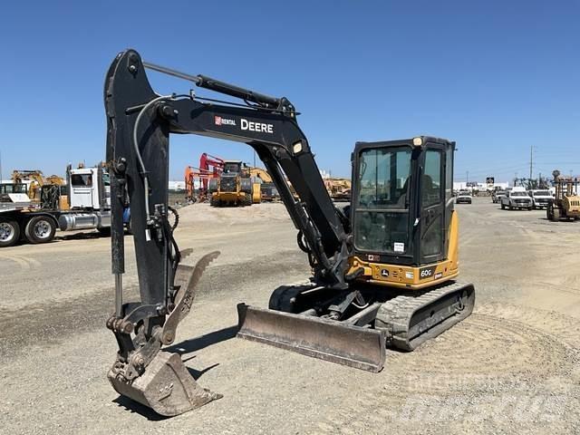 John Deere 60G حفارات زحافة