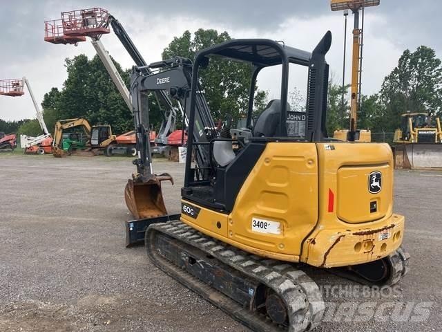 John Deere 60G حفارات زحافة