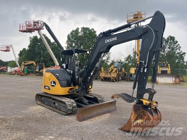 John Deere 60G حفارات زحافة