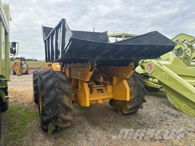 John Deere 640 ساحبات الأشجار