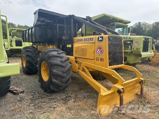John Deere 640 ساحبات الأشجار