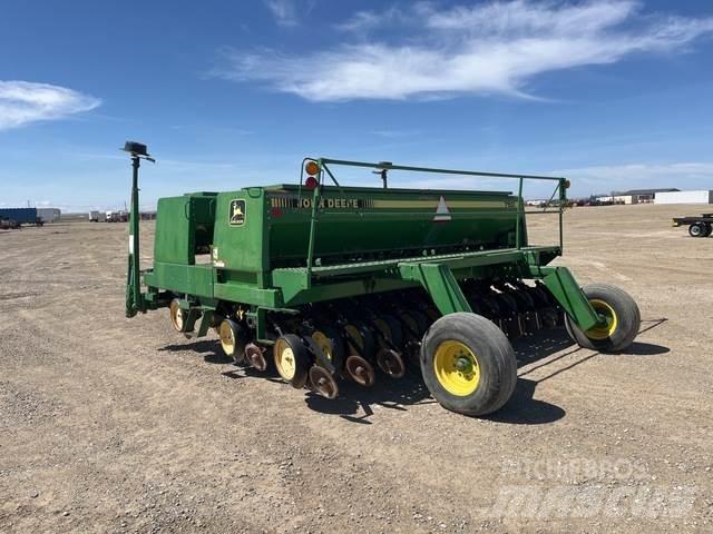 John Deere 750 مثاقيب