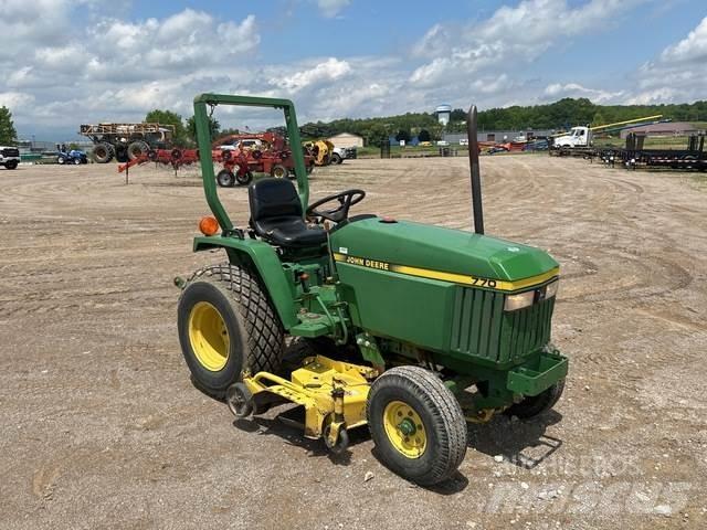 John Deere 770 جرارات مدمجة