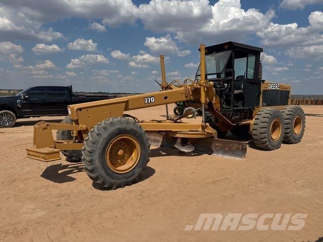 John Deere 770 معدات تمهيد الطرق
