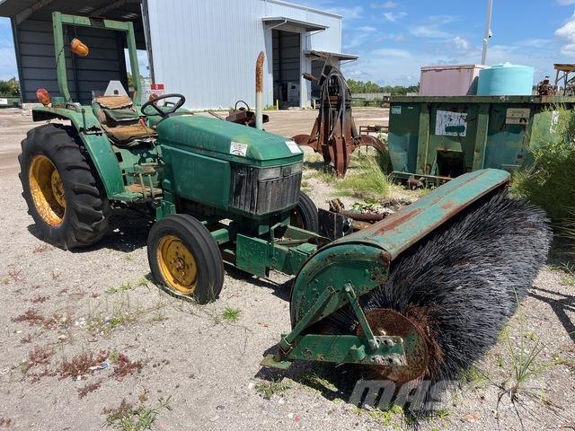 John Deere 970 كاسحات داخلية