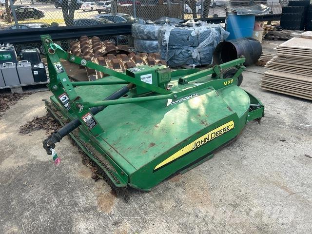 John Deere MX6 جزازات وأغطية المراعي