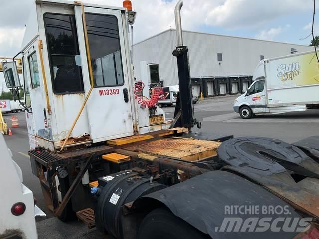 Kalmar Ottawa جرارات صالات المطارات