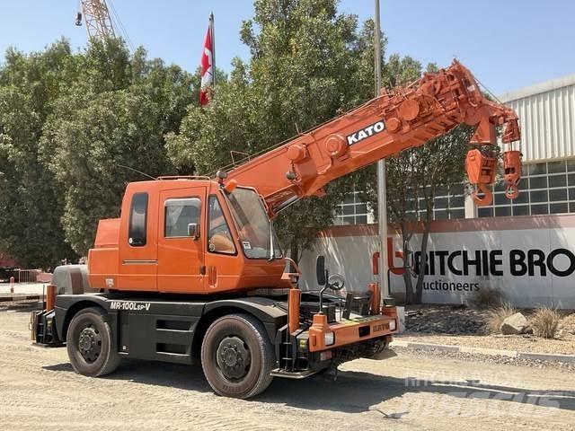 Kato KR10H رافعات الطرق الوعرة