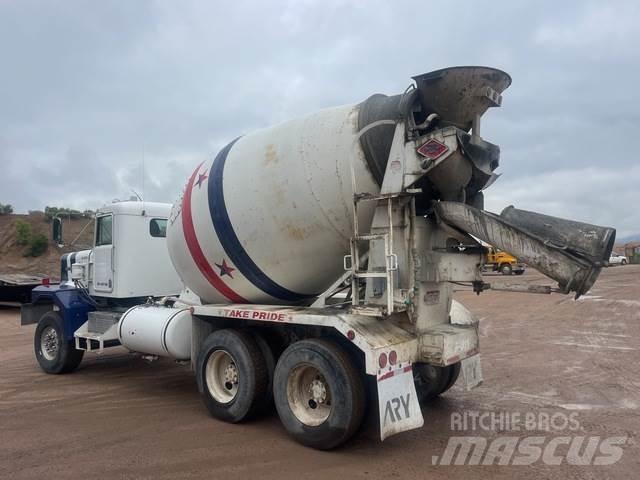 Kenworth C500 شاحنات أخرى