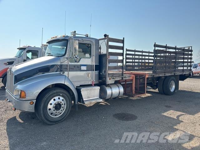 Kenworth T-300 شاحنات مسطحة/مفصلية الجوانب