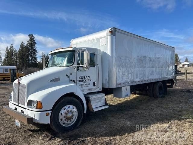 Kenworth T300 شاحنات ذات هيكل صندوقي