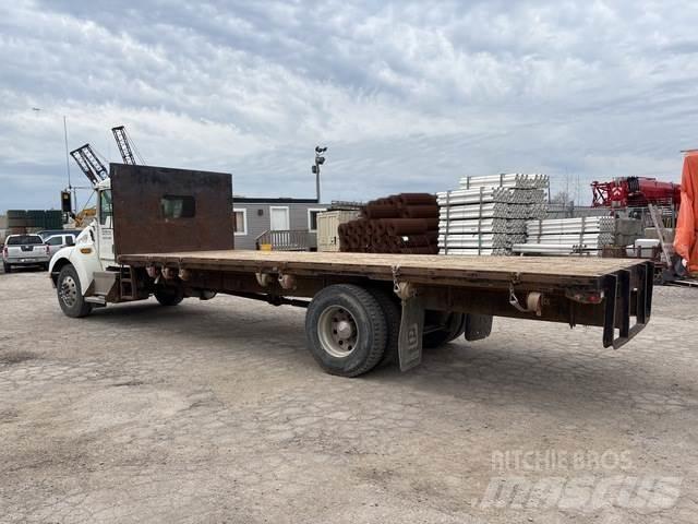 Kenworth T300 شاحنات مسطحة/مفصلية الجوانب