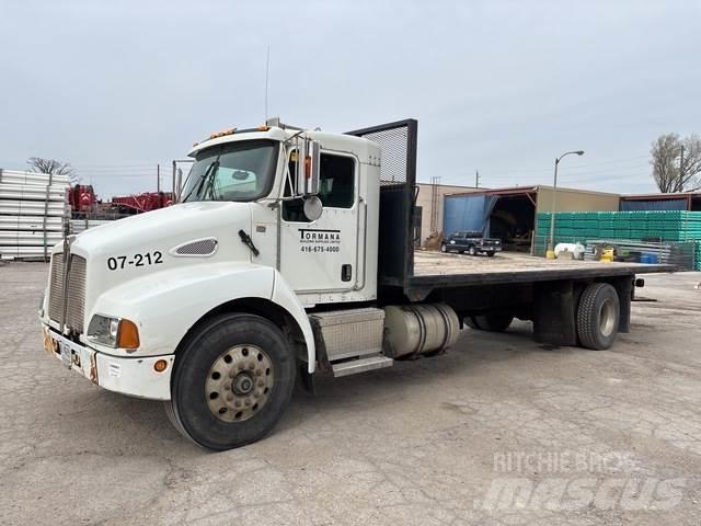Kenworth T300 شاحنات مسطحة/مفصلية الجوانب