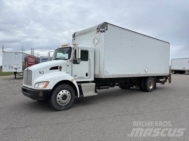 Kenworth T300 شاحنات ذات هيكل صندوقي